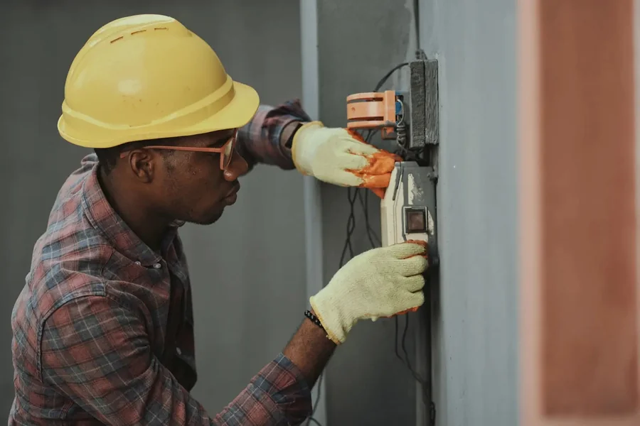 Commercial ElectriciansCommercial ElectriciansCommercial Electricians