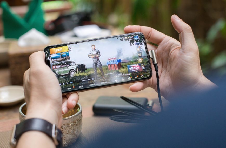 Your Phone Is Now a Online Game: Inside the Mobile Gaming Revolution